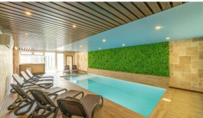 Ta Spiru House of Character with heated indoor pool